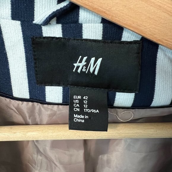 H&M Fitted Striped Blazer - Picture 3 of 10